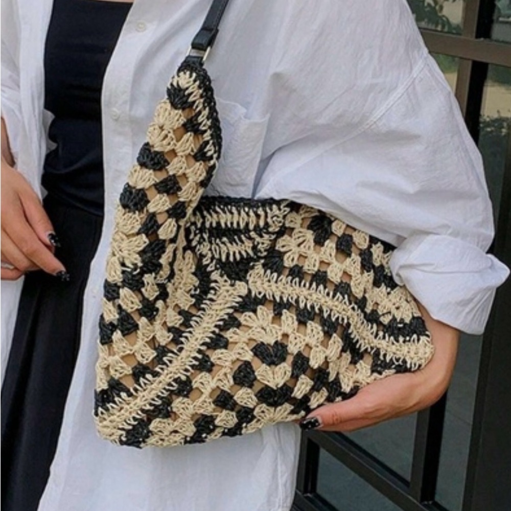 The “Solstice” Woven Crochet Straw Hobo Bag | Black - Picture 3 of 9